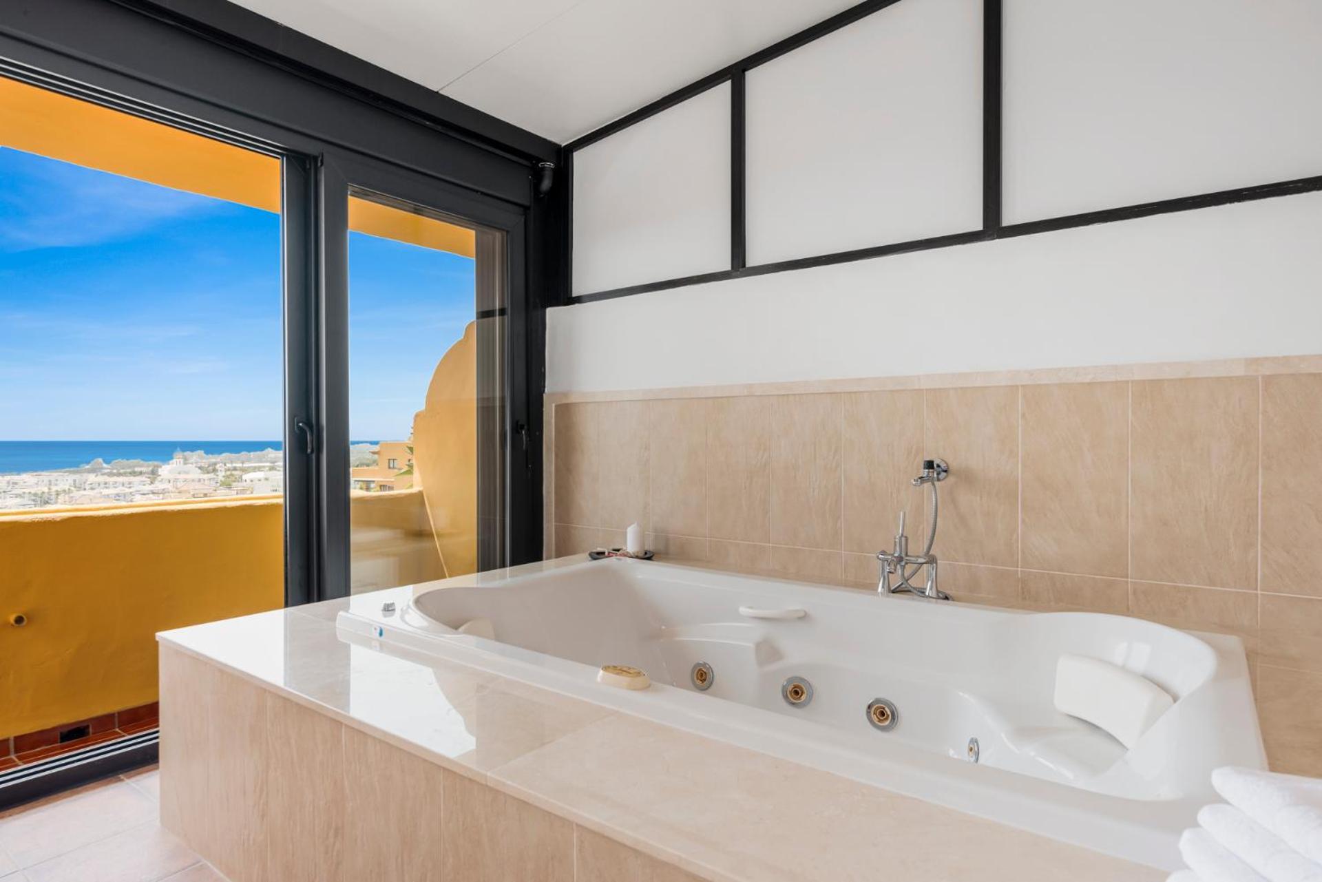 Sky And Sea Estepona Penthouse Dış mekan fotoğraf